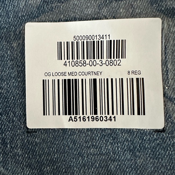 Old navy Courtney loose med jeans size 8 NWT - Picture 4 of 4